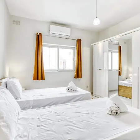 Feriehus Spacious 4br Terraced House With Rooftop Access By 360 Estates *