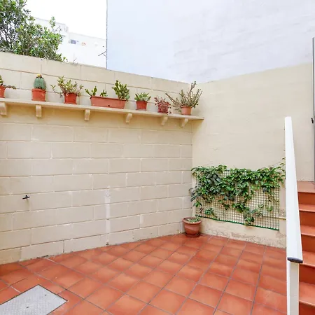 Feriehus Spacious 4br Terraced House With Rooftop Access By 360 Estates Marsaskala