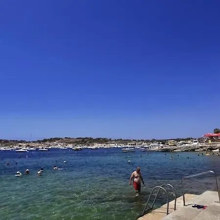 Spacious 4br Terraced House With Rooftop Access By 360 Estates * Marsaskala