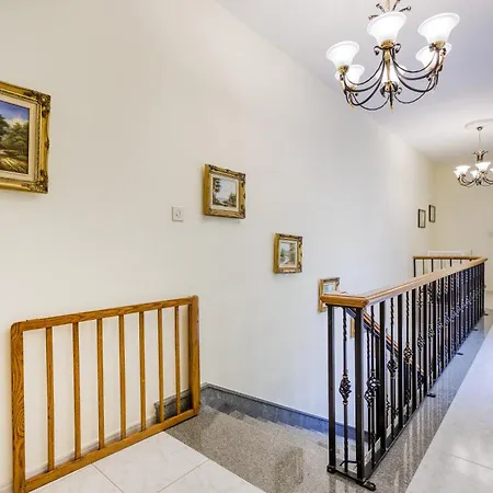 Spacious 4br Terraced House With Rooftop Access By 360 Estates Marsaskala