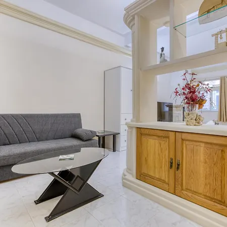 Spacious 4br Terraced House With Rooftop Access By 360 Estates Feriehus