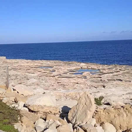 Spacious 4br Terraced House With Rooftop Access By 360 Estates *