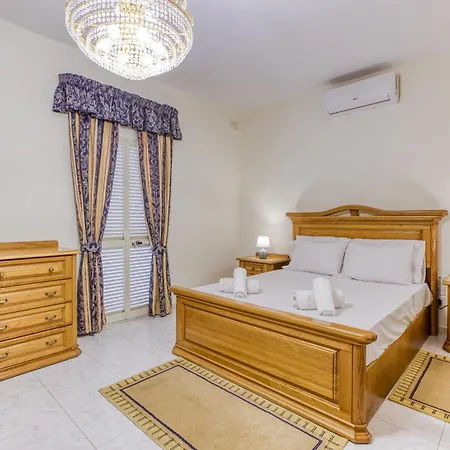 度假居 Spacious 4br Terraced House With Rooftop Access By 360 Estates 马尔萨斯卡拉