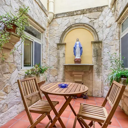 Spacious 4br Terraced House With Rooftop Access By 360 Estates Case de vacanță Marsaskala