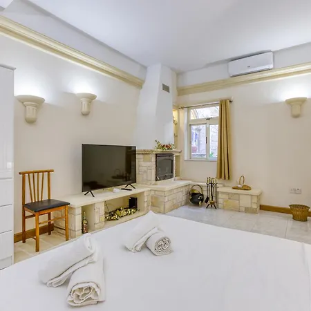 度假居 Spacious 4br Terraced House With Rooftop Access By 360 Estates 马尔萨斯卡拉