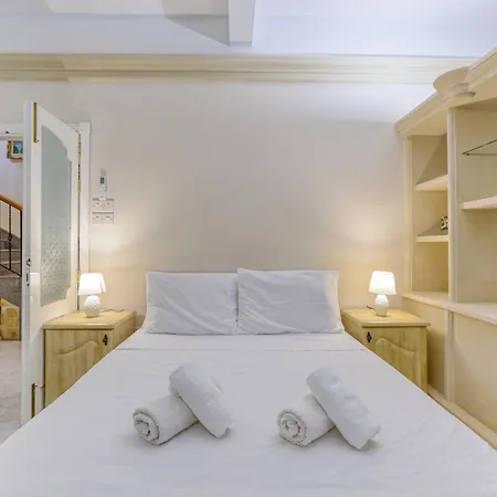 Ferienhaus Spacious 4br Terraced House With Rooftop Access By 360 Estates
