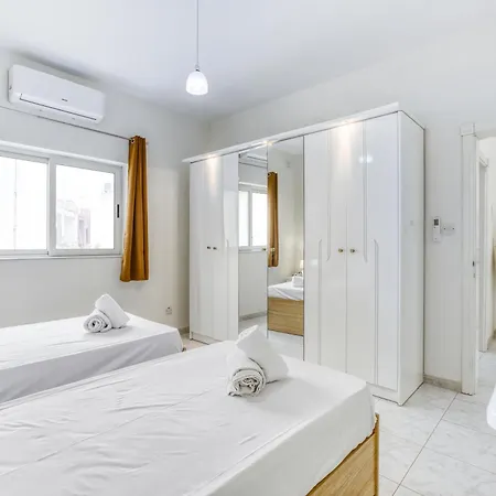 Holiday home Spacious 4br Terraced House With Rooftop Access By 360 Estates