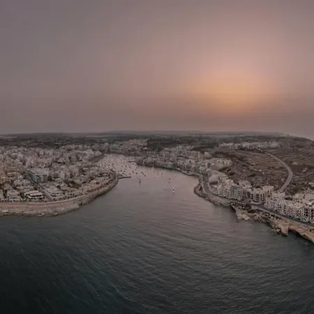 Spacious 4br Terraced House With Rooftop Access By 360 Estates Holiday home *