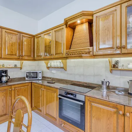 Spacious 4br Terraced House With Rooftop Access By 360 Estates Marsaskala