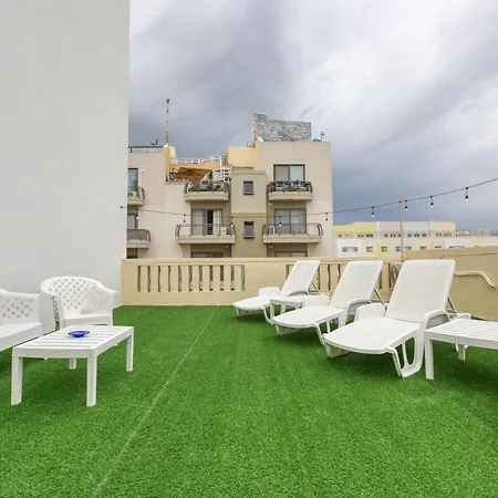 Spacious 4br Terraced House With Rooftop Access By 360 Estates Ferienhaus Marsaskala