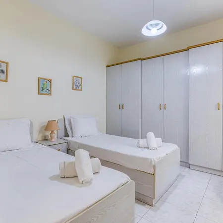 Case de vacanță Spacious 4br Terraced House With Rooftop Access By 360 Estates