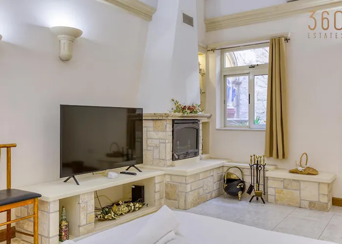 Дом отдыха Spacious 4br Terraced House With Rooftop Access By 360 Estates