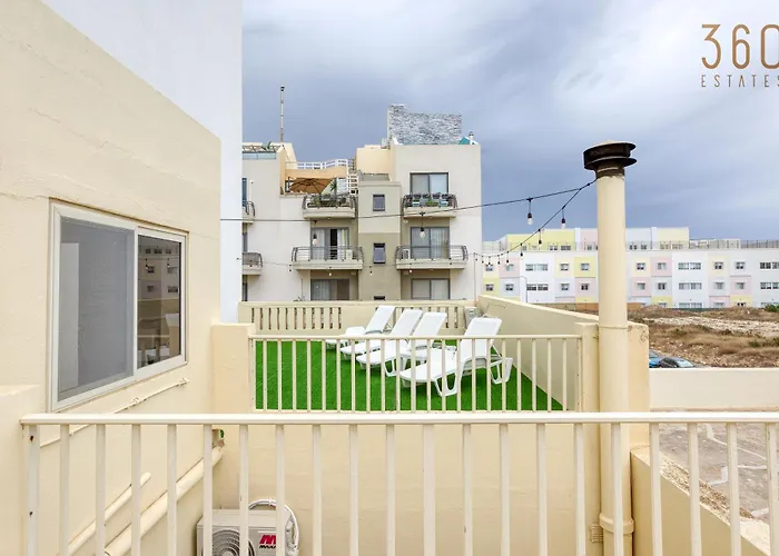 Spacious 4br Terraced House With Rooftop Access By 360 Estates Дом отдыха Марсаскала