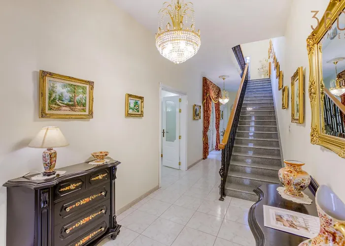 Spacious 4br Terraced House With Rooftop Access By 360 Estates Дом отдыха *