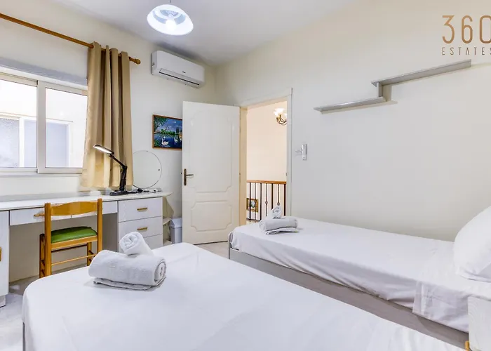 Spacious 4br Terraced House With Rooftop Access By 360 Estates