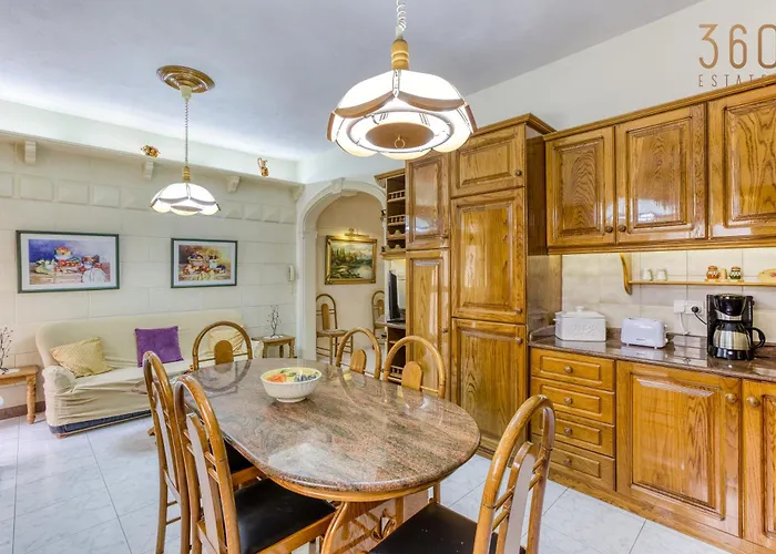 Spacious 4br Terraced House With Rooftop Access By 360 Estates * Marsaskala