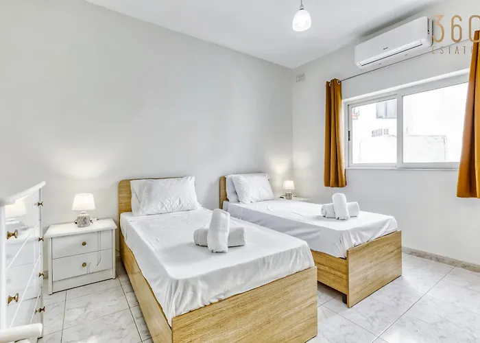 Дом отдыха Spacious 4br Terraced House With Rooftop Access By 360 Estates *