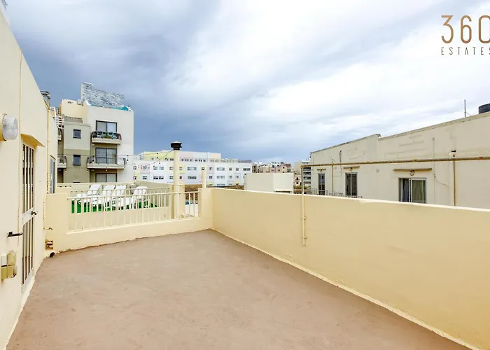 Spacious 4br Terraced House With Rooftop Access By 360 Estates Marsaskala