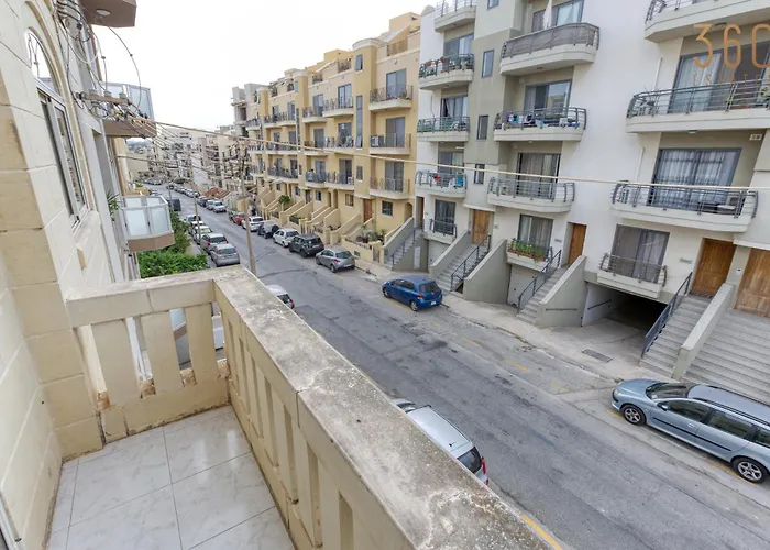 Дом отдыха Spacious 4br Terraced House With Rooftop Access By 360 Estates