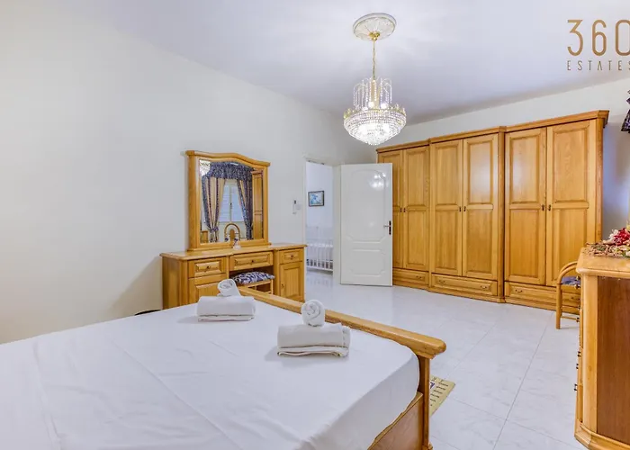 Spacious 4br Terraced House With Rooftop Access By 360 Estates Дом отдыха