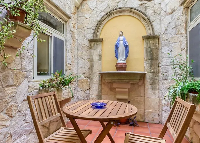 Spacious 4br Terraced House With Rooftop Access By 360 Estates Case de vacanță Marsaskala