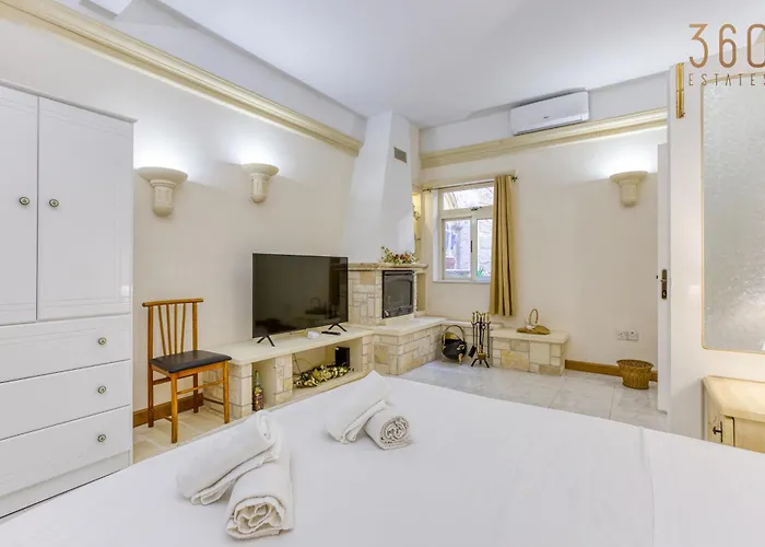 Дом отдыха Spacious 4br Terraced House With Rooftop Access By 360 Estates Марсаскала