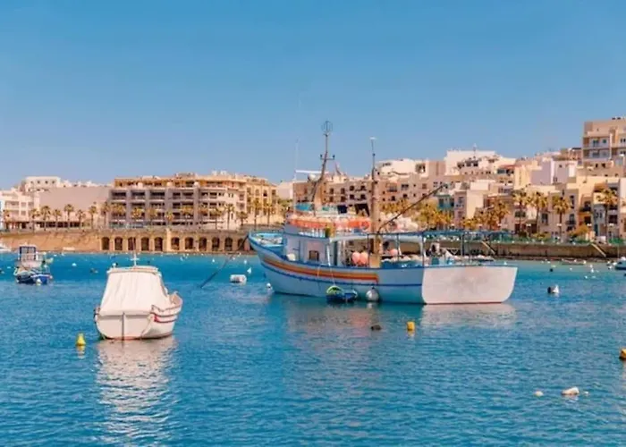 Spacious 4br Terraced House With Rooftop Access By 360 Estates * Marsaskala