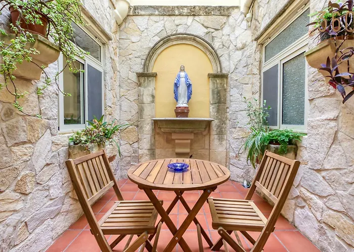 Spacious 4br Terraced House With Rooftop Access By 360 Estates Case de vacanță *