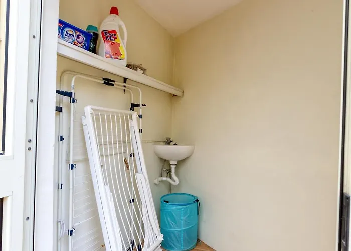 Spacious 4br Terraced House With Rooftop Access By 360 Estates Case de vacanță *