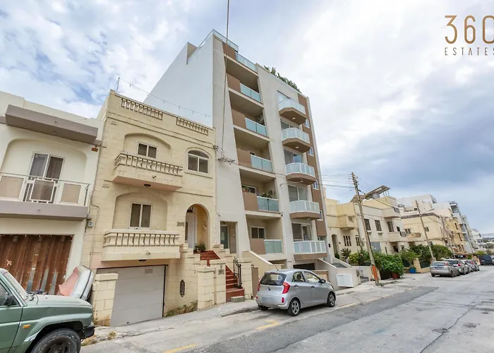 Case de vacanță Spacious 4br Terraced House With Rooftop Access By 360 Estates