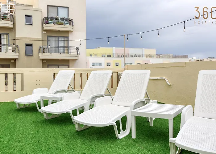 Spacious 4br Terraced House With Rooftop Access By 360 Estates * Марсаскала